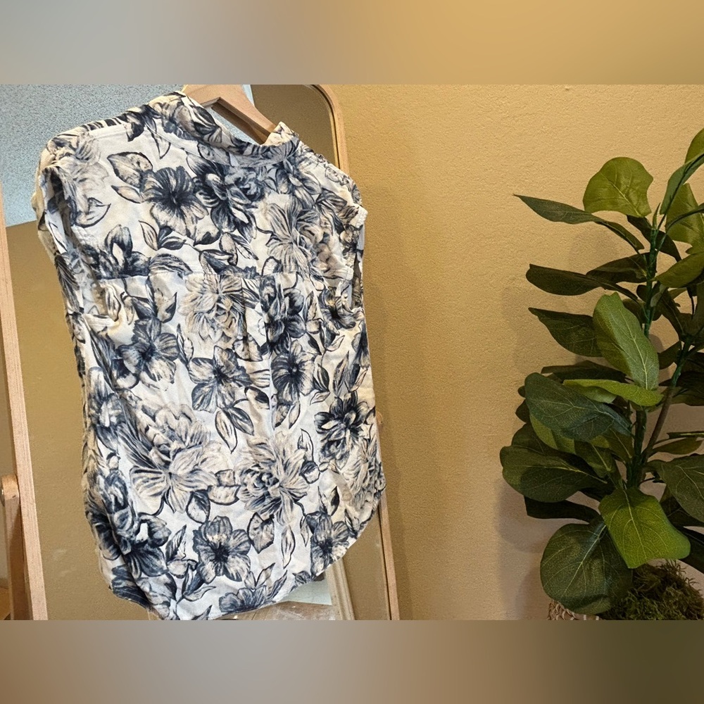 Abercrombie T-shirt - Picture 4 of 4